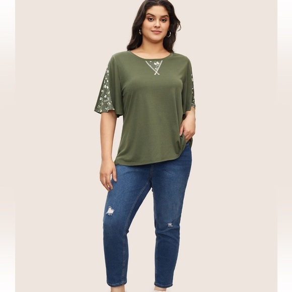 BloomChic Plus Size 2XL Ditsy Floral Patchwork Round Neck T-shirt us18-20 - Picture 5 of 8